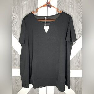 031. NWT Bloomchic Black Cut Out Neckline Tiered Blouse Flutter Sleeve 1x/14-16